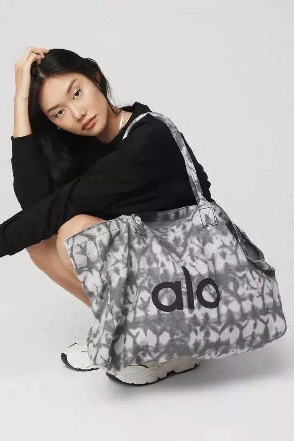 WhatsApp Image 2026-07-18 at 10.13.54 AM YT-666 - TOTE BAG "TIE DYE" x "ALO" (1 PZA)