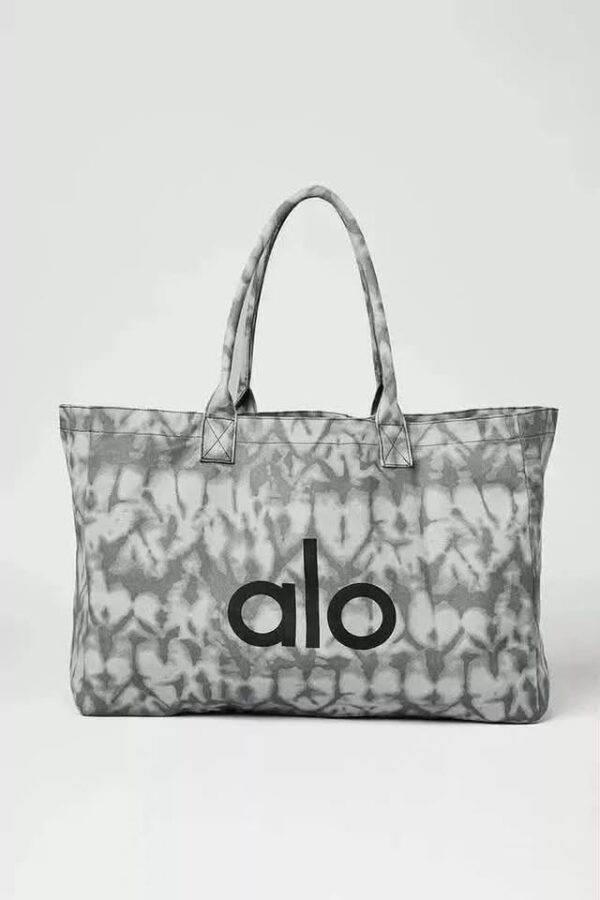 WhatsApp Image 2026-07-18 at 10.13.55 AM (2) YT-666 - TOTE BAG "TIE DYE" x "ALO" (1 PZA)