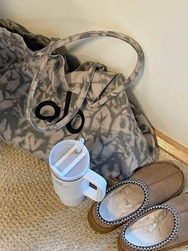 WhatsApp Image 2026-07-18 at 10.13.55 AM (4) YT-666 - TOTE BAG "TIE DYE" x "ALO" (1 PZA)