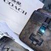 8799- CROSSBODY DE CABALLERO PREMIUM x "COACH". (1 PZA)
