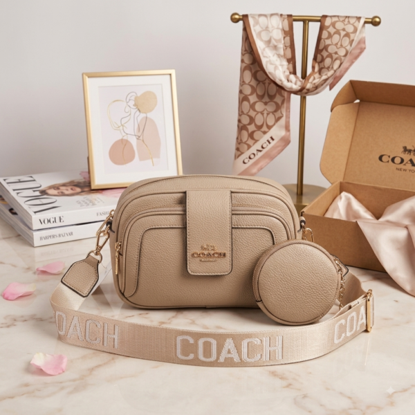 2512-10 - BOLSO CON BROCHE Y MONEDERO x "COACH" (1 PZA)