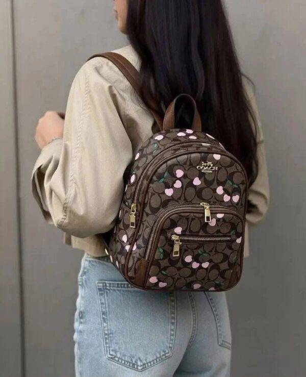 L-K279799 - MOCHILA DISEÑO PERSONAJES y CHERRY x "COACH" (1 PZA)