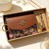 WXL-1105 - MONEDERO CON LLAVEROS PREMIUM x "COACH" (1 PZA)