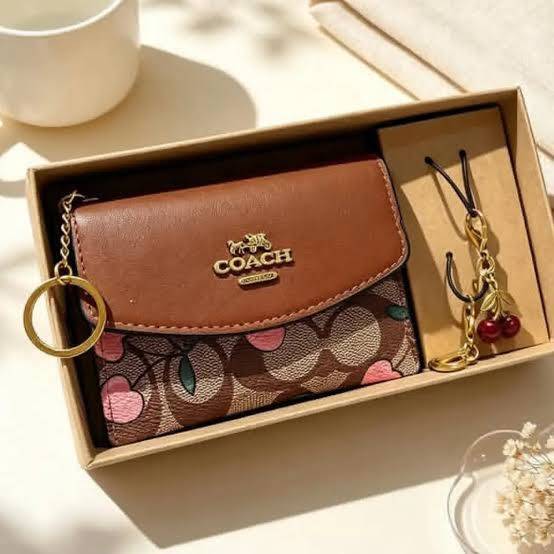 WXL-1105 - MONEDERO CON LLAVEROS PREMIUM x "COACH" (1 PZA)