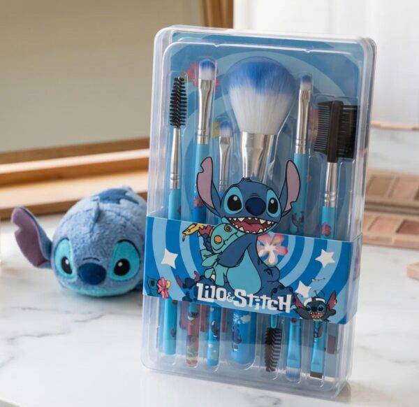 WhatsApp Image 2026-09-03 at 1.19.18 PM (1) HUBR2098 - KIT DE BROCHAS PARA MAQUILLAJE x "STITCH" (1 PZA)