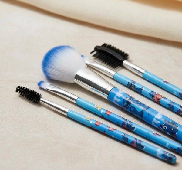 WhatsApp Image 2026-09-03 at 1.19.19 PM (1) HUBR2098 - KIT DE BROCHAS PARA MAQUILLAJE x "STITCH" (1 PZA)