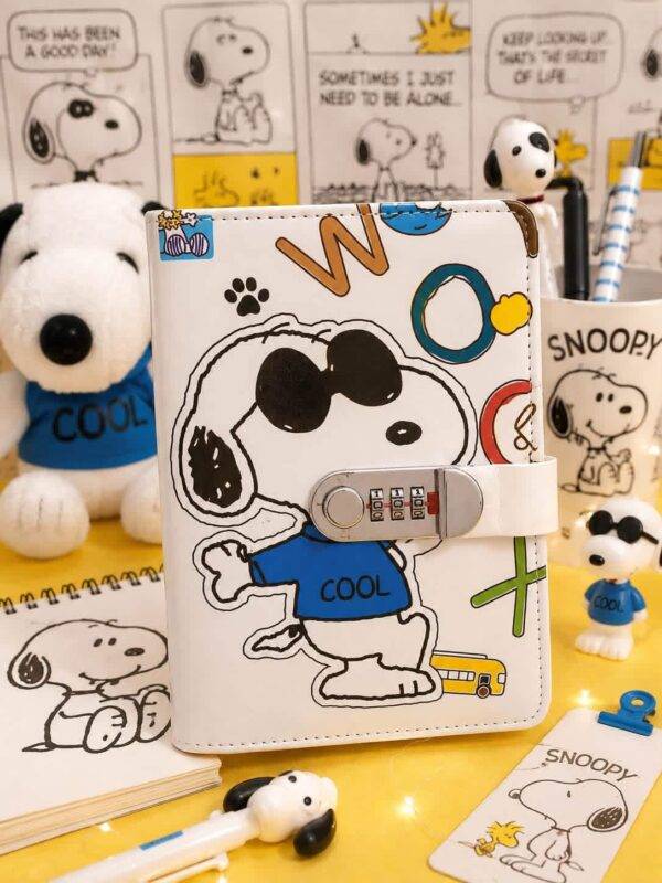 8590 - LIBRETA "ORGANIGASTO" DE "SNOOPY y HELLO KITTY" x "COACH" (1 PZA)