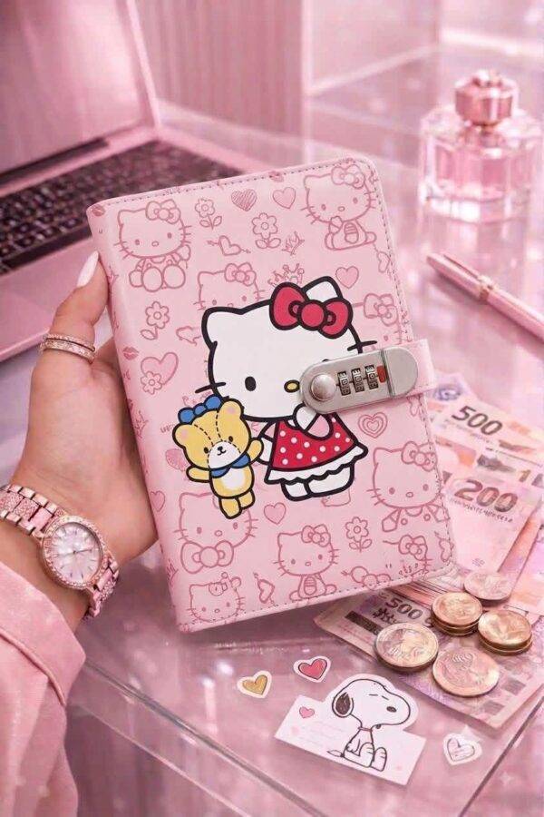 8590 - LIBRETA "ORGANIGASTO" DE "SNOOPY y HELLO KITTY" x "COACH" (1 PZA)