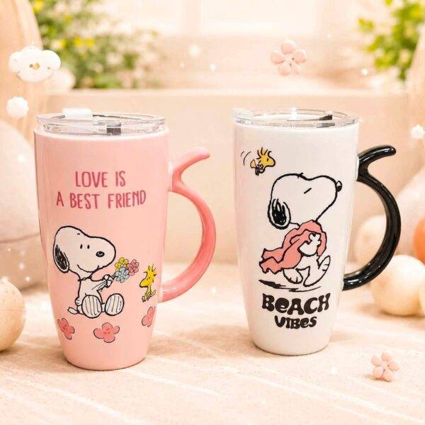 TCB177 - TAZA CON TAPA "BEACH VIPES" x "SNOOPY" (1 PZA)
