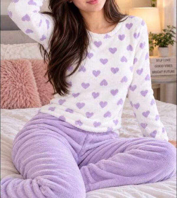 DM12161A - TERCIA DE PIJAMA "POLAR" DE CORAZONES PARA DAMA. (3 PZAS)